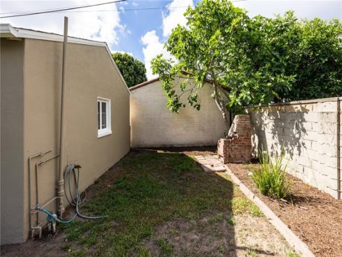 2324 N Riverside  , Santa Ana, CA