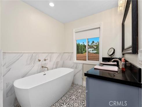 1562  Wyndham   Court, Santa Ana, CA