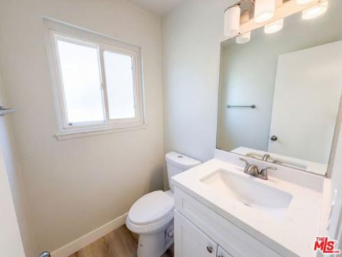 2334 W Chandler Avenue, Santa Ana, CA