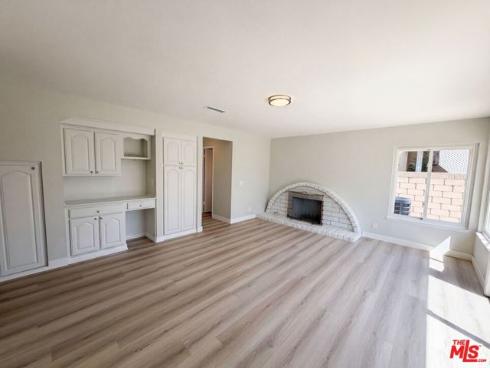 2334 W Chandler Avenue, Santa Ana, CA