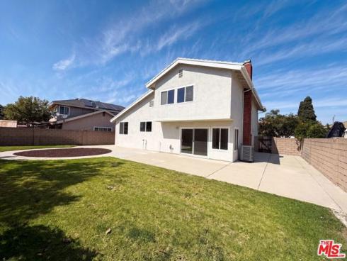 2334 W Chandler Avenue, Santa Ana, CA
