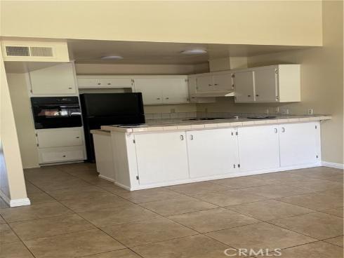 1404 N Tustin Y3 Avenue, Santa Ana, CA