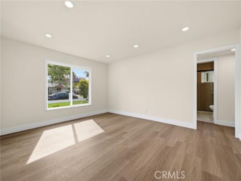 1326 S Marine , Santa Ana, CA
