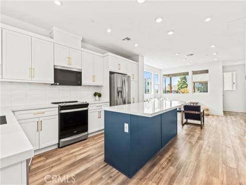 609 S Lyon Street , Santa Ana, CA