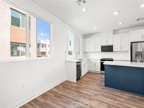 609 S Lyon Street , Santa Ana, CA