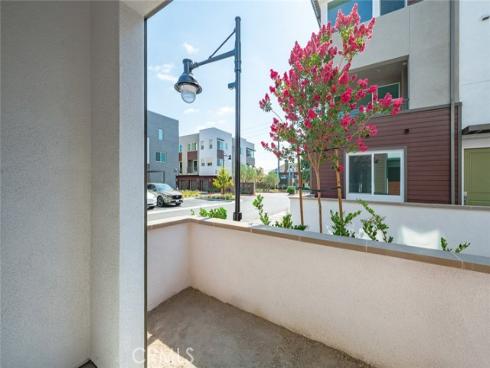 609 S Lyon Street , Santa Ana, CA