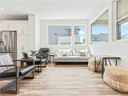 609 S Lyon Street , Santa Ana, CA