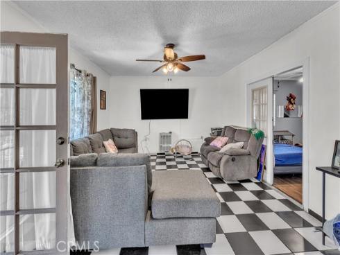 1208 E 3rd , Santa Ana, CA