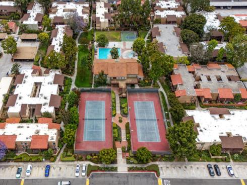1000 W Macarthur  61  Boulevard, Santa Ana, CA