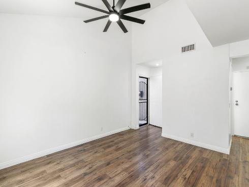2670 W Segerstrom A , Santa Ana, CA