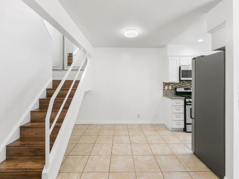 2670 W Segerstrom A , Santa Ana, CA