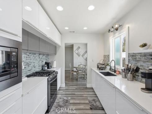 2215 N Spurgeon Street, Santa Ana, CA
