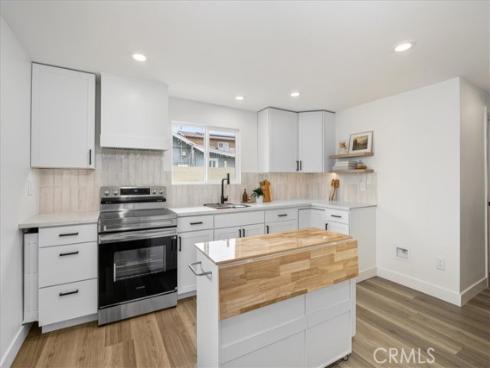 2422 W Pomona Street, Santa Ana, CA