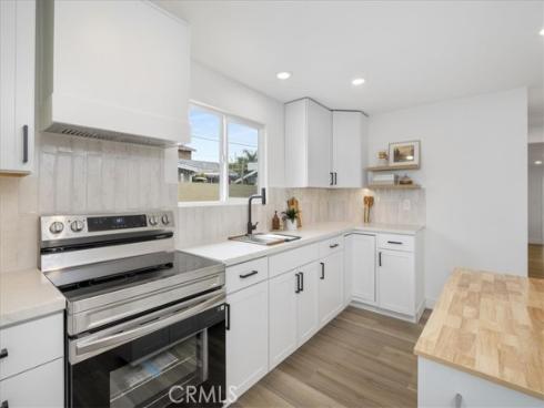 2422 W Pomona Street, Santa Ana, CA