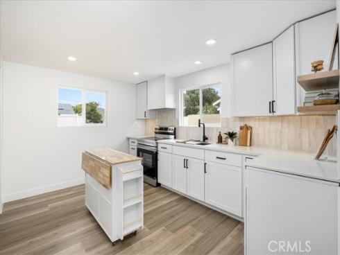 2422 W Pomona Street, Santa Ana, CA