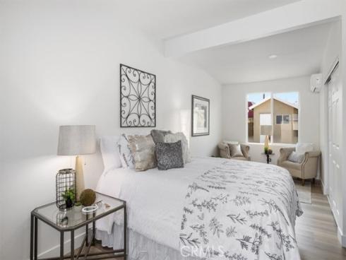 2422 W Pomona Street, Santa Ana, CA