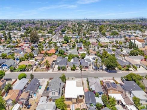 2422 W Pomona Street, Santa Ana, CA