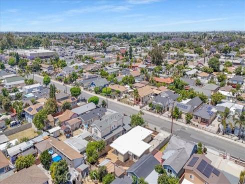 2422 W Pomona Street, Santa Ana, CA