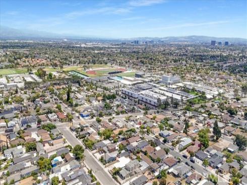 2422 W Pomona Street, Santa Ana, CA