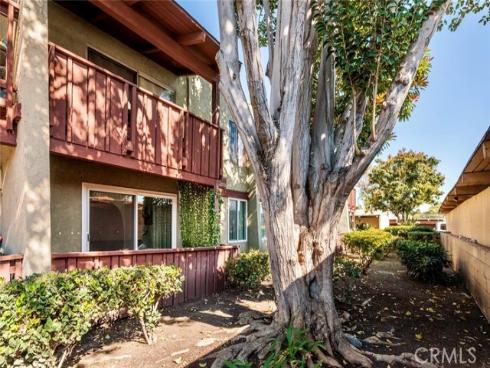 1000 W Macarthur 11 Boulevard, Santa Ana, CA