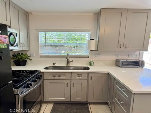 1205 S Flower , Santa Ana, CA