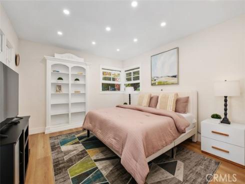 1901 N Greenbrier Street, Santa Ana, CA