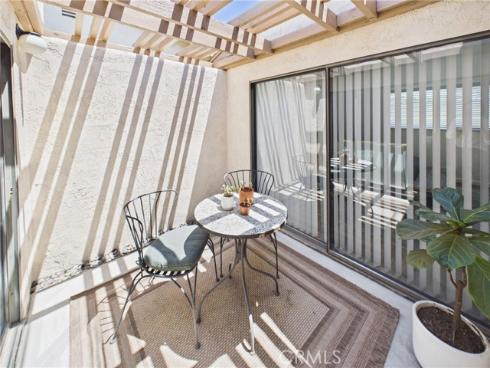 2027 E Fruit , Santa Ana, CA
