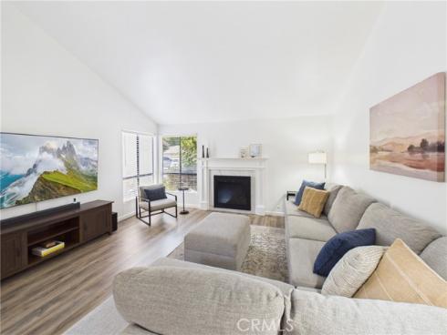 2027 E Fruit , Santa Ana, CA