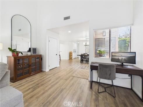 2027 E Fruit , Santa Ana, CA