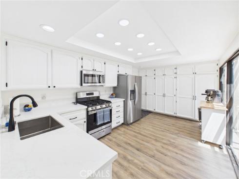 2027 E Fruit , Santa Ana, CA