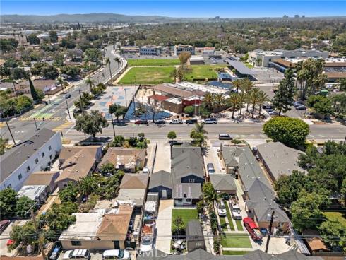 813 E Chestnut , Santa Ana, CA