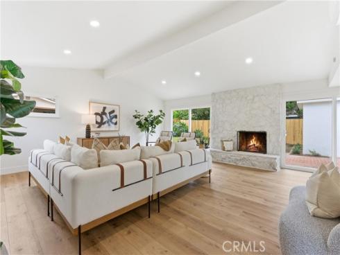 1433 W Saint Andrew , Santa Ana, CA