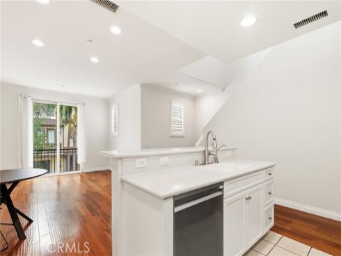 2925 W Edinger Avenue, Santa Ana, CA
