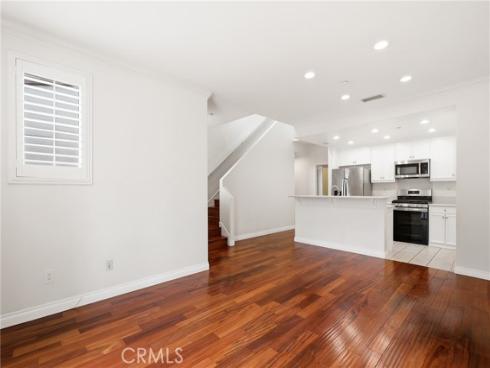 2925 W Edinger Avenue, Santa Ana, CA