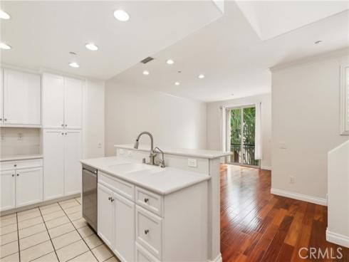 2925 W Edinger Avenue, Santa Ana, CA