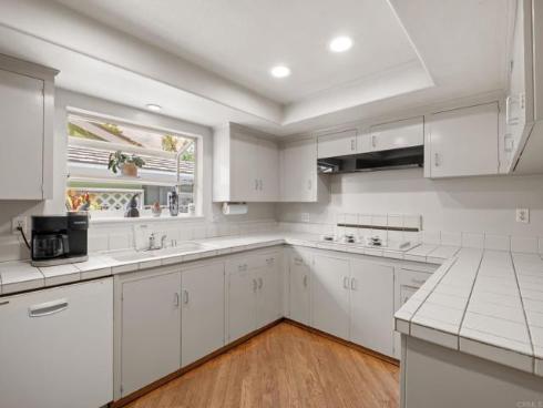 2646 Larchmont Avenue, Santa Ana, CA
