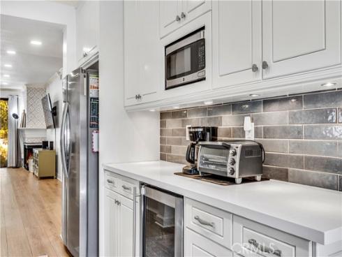 2542 W Macarthur G Boulevard, Santa Ana, CA
