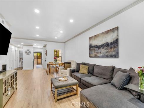 2542 W Macarthur G Boulevard, Santa Ana, CA