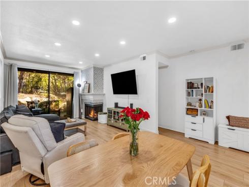 2542 W Macarthur G Boulevard, Santa Ana, CA