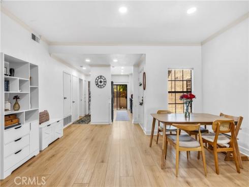 2542 W Macarthur G Boulevard, Santa Ana, CA