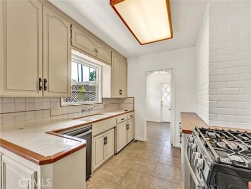2506 N Spurgeon , Santa Ana, CA