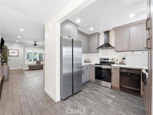 1107 West Memory Lane 8C , Santa Ana, CA