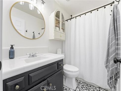 1107 West Memory Lane 8C , Santa Ana, CA