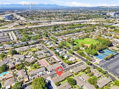 1107 West Memory Lane 8C , Santa Ana, CA
