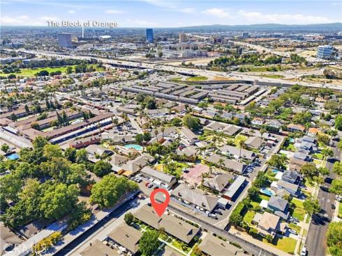 1107 West Memory Lane 8C , Santa Ana, CA