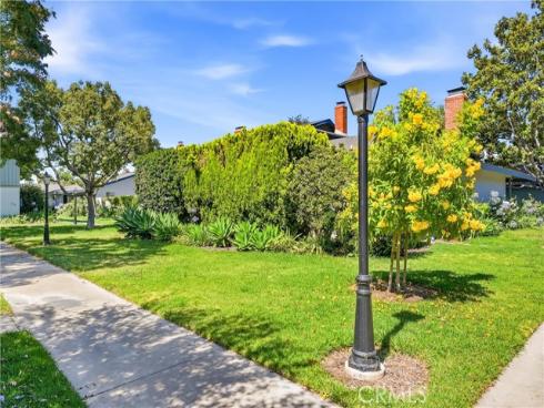 1107 West Memory Lane 8C , Santa Ana, CA