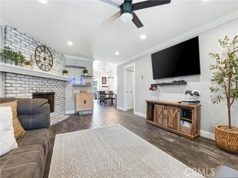 1107 West Memory Lane 8C , Santa Ana, CA