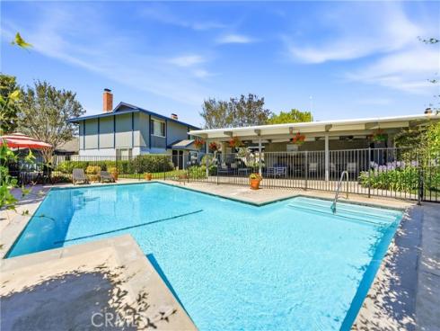 1107 West Memory Lane 8C , Santa Ana, CA