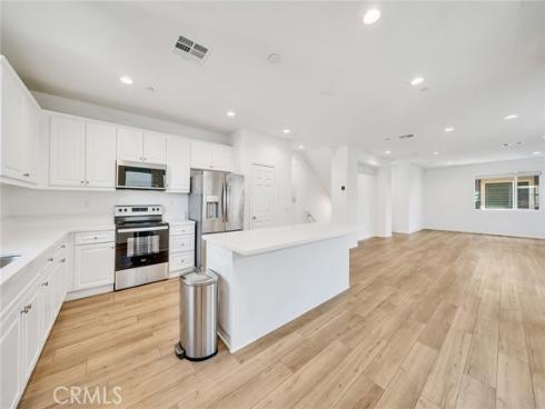 911 E 3rd , Santa Ana, CA