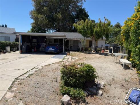 2729 Huckleberry Road, Santa Ana, CA